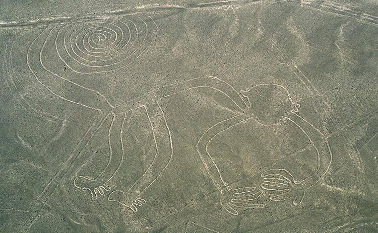 <p>Peru’nun güney kıyılarındaki Nazca Çölü ve And Dağları’nın kıyıya bakan eteklerindeki bu çizgiler bilim insanlarının zihninde cevaplanmayı bekleyen pek çok soru bırakmış durumda.</p>

<p> </p>
