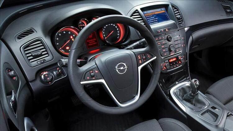 <p>Opel Corsa 135 bin 800 lira.</p>