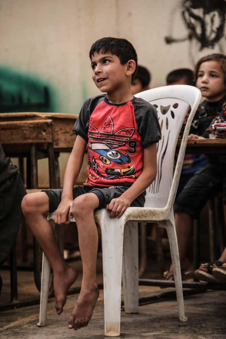 <p>Rejim ve destekçileri bu çerçevede İdlib'in önemli ilçelerinin yanı sıra güneyi ve güneydoğusu, Hama'nın kuzey ve doğu kırsalı ile Halep'in güney ve batı kırsalında çok sayıda yerleşimi ele geçirdi.</p>
<p>Soçi mutabakatından bu yana rejim ve destekçilerinin İdlib'e saldırılarında 1800'den fazla sivil can verdi. Ocak 2019'dan bu yana göç edenlerin sayısı 1 milyon 942 bini buldu. Türkiye ve Rusya, 12 Ocak 2020'de ateşkesin başlaması için mutabık kaldı ancak Esed rejimi ve müttefikleri, ateşkesi hiçe sayarak İdlib'deki saldırılarını sürdürdü.</p>