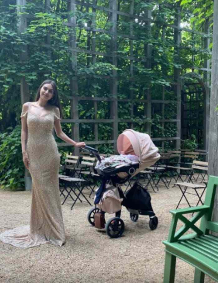 <p>Gülşe kızı ile de paylaşımda bulunmayı ihmal etmedi.</p>