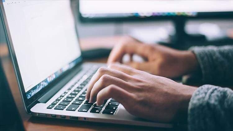 <p>8. Web Geliştiricisi<br />
<br />
Yıllık ortalama maaş (dolar) - 75.580 -124.480</p>