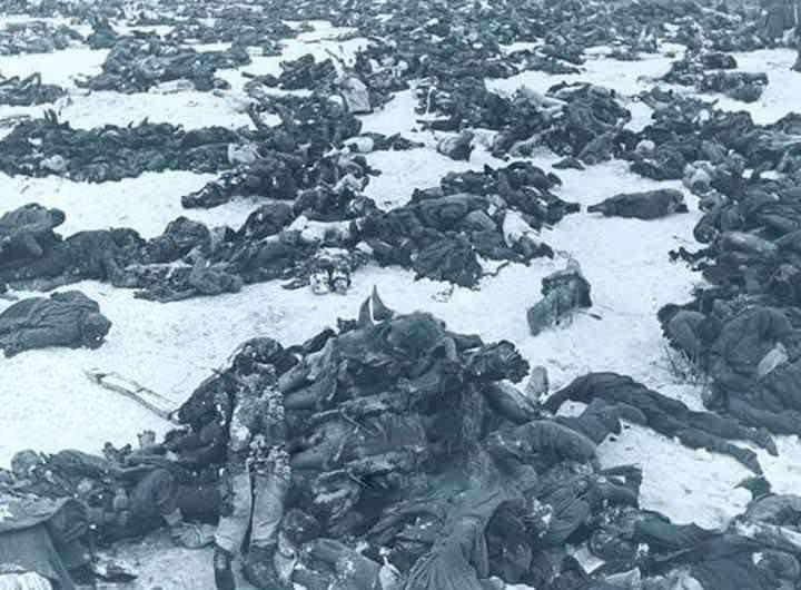 <p>Stalingrad kuşatmasında ölen Nazi askerleri (1943)</p>