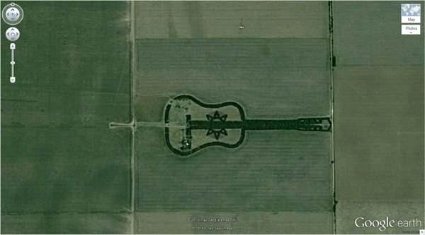<p>8. Gitar şeklinde orman (-33.867886, -63.987) Córdoba, Arjantin</p>
<p> </p>