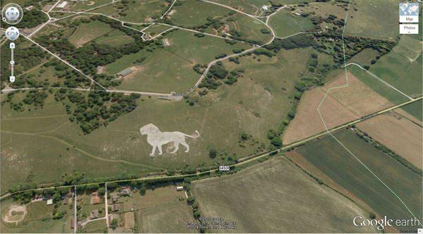 <p>13. Büyük boyda aslan (51.848637, -0.55462) Dunstable LU6 2LD, Birleşik Krallık</p>
<p> </p>
