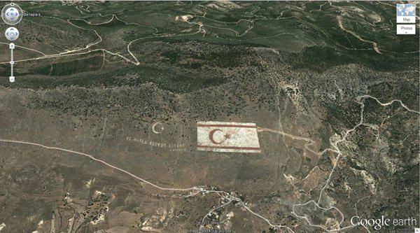 <p>14. Dev Türkiye ve KKTC bayrakları (35.282902, 33.376891) Kyrenia, Kıbrıs</p>
<p> </p>