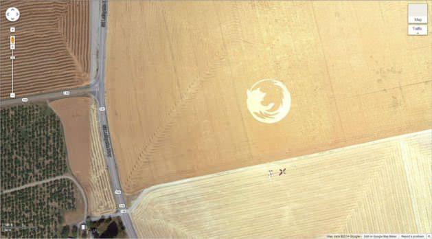 <p>28. Mısır tarlasındaki dev Firefox logosu (45° 7’25.87″N 123° 6’48.97″W) Dayton, Oregon, ABD</p>
<p> </p>