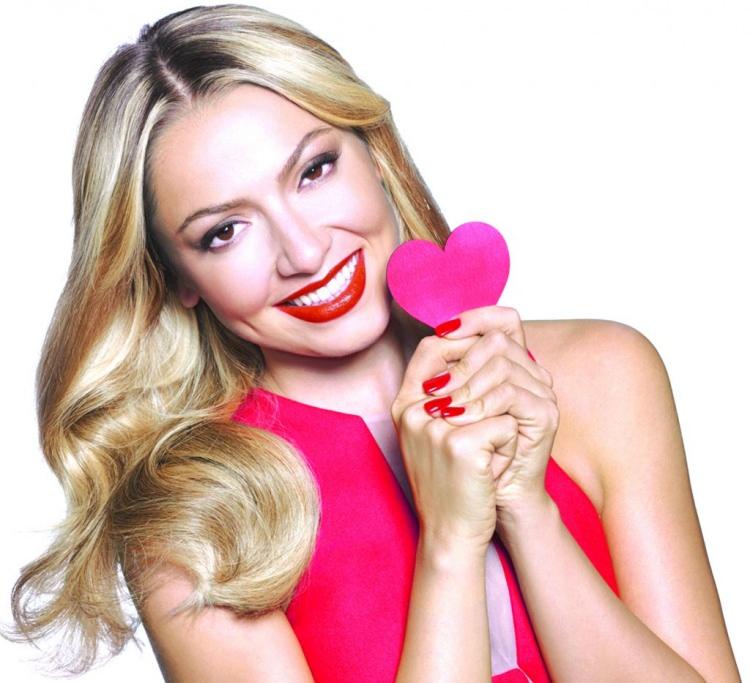 <p>Şarkıcı Hadise, internet siteleri üzerinden yapıldığı iddia edilen çocuk kaçakçılığı haberlerine çok sert tepki gösterdi ve sosyal medya hesabından dikkat çekici satırlar yazdı. </p>
