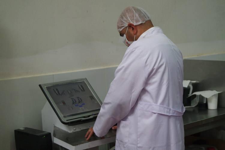 <p>Alman ve Türk ortaklı firmanın otomasyonla çalışan 7 fırınlı sistemin kullanıldığı tesiste dondurma korneti, waffel kase, waffel crossie ve wafer crunch ürünleri imal edilerek dondurma, çikolata ve pastacılık sektörlerine hizmet veriliyor. </p>
