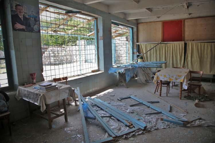 <p>- Ermenistan 12 Temmuz'da saldırı girişiminde bulunmuştu</p>
<p>Ermenistan ordusu, 12 Temmuz'da sınırın Tovuz bölgesinde Azerbaycan mevzilerine top atışları da dahil saldırı girişiminde bulunmuş, Azerbaycan ordusunun karşılık vermesi üzerine kayıp vererek geri çekilmişti.</p>