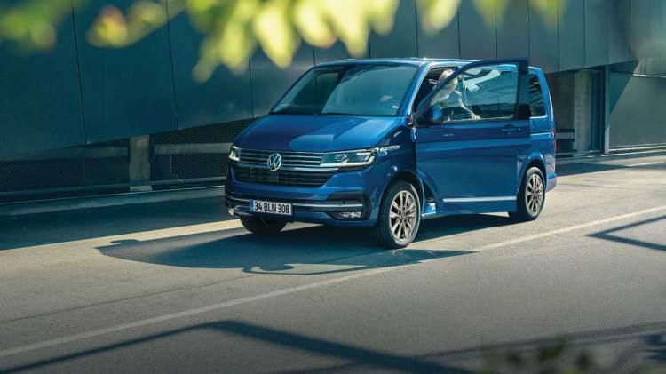<p>Yeni Caravelle Highline’ın 2.0 TDI (8+1) Uzun Şasi 199PS DSG versiyonu, 349.500 TL’lik bir fiyat ile alıcılarını bekliyor. Dört tekerden çekişli 2.0 TDI (8+1) Uzun Şasi 199PS DSG 4Motion modeli ise 399.500 TL başlangıç fiyatıyla satışa sunulmuş durumda.</p>
<p> </p>