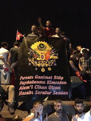 <p>FETÖ'cü hainlerin 15 Temmuz darbe girişiminin başarısız olmasının ardında yüzlerce kahramanlık hikayesi yatıyor. <br />
 </p>
