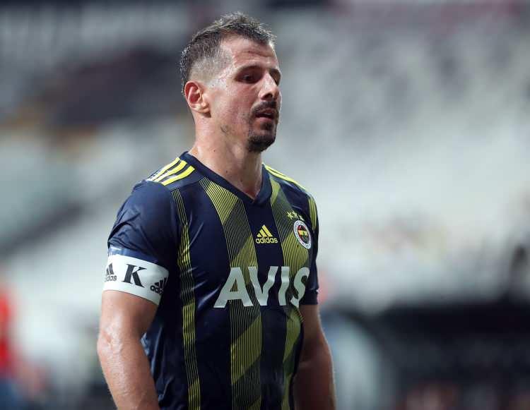 Türk futbolundan Emre Belözoğlu geçti!