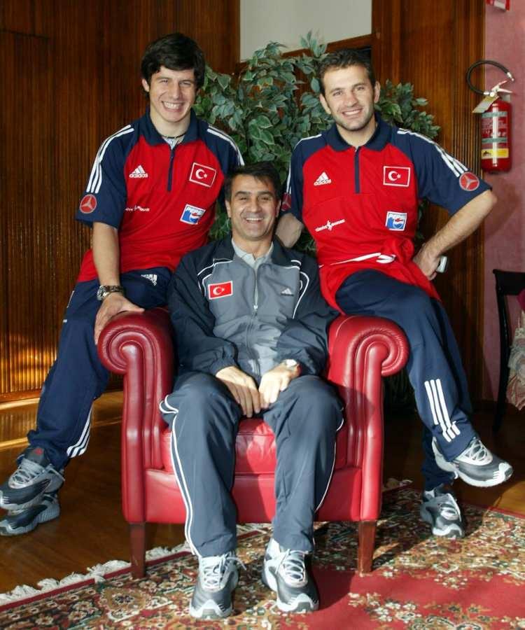 Türk futbolundan Emre Belözoğlu geçti!