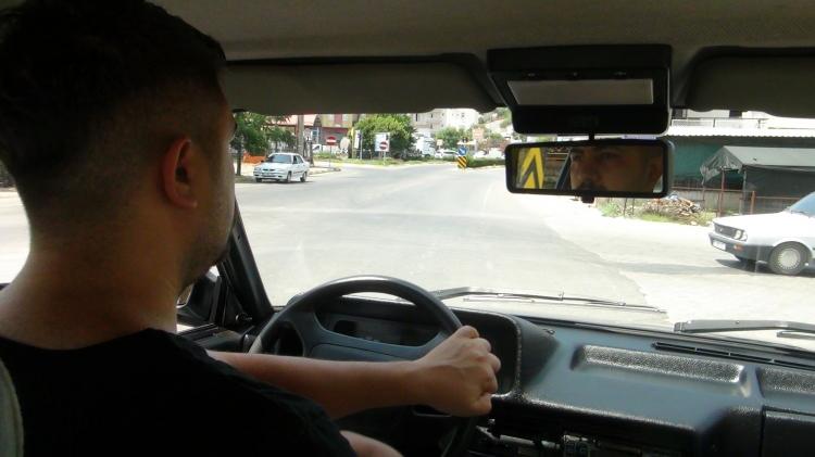 <p>Satın aldığı otomobilin önceki sahipleri tarafından 26 yıldır garajda muhafaza edildiğini anlatan Altınoluk, “Biz de gerekli değeri verip, uzun yıllar garajda saklamayı düşünüyoruz.</p>