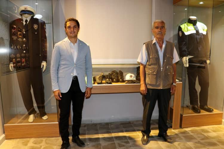 <p>- İlk ziyaretçisi şehidin babası oldu </p>

<p>Müzenin ilk ziyaretçisi Baskil Kaymakamlığının daveti üzerine şehidin babası Mehmet Zeki Sekin oldu.</p>
