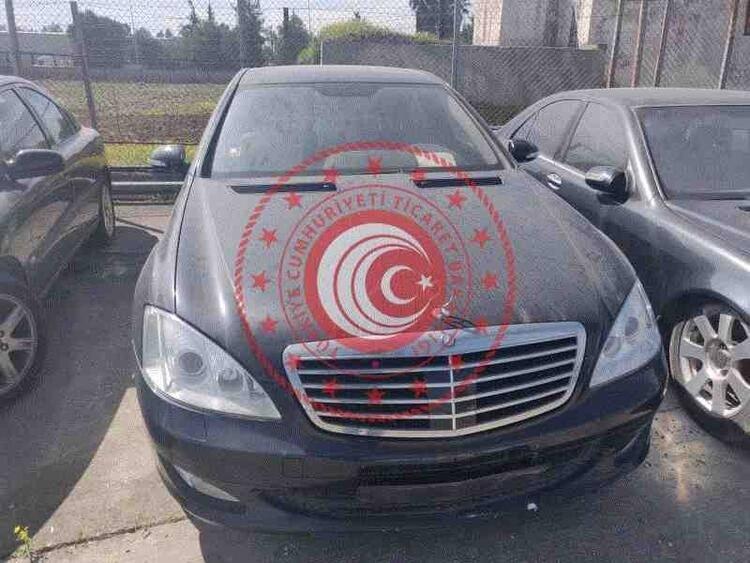 <p>Mercedes S320 CDI 2007 model 300000 lira</p>
<p> </p>