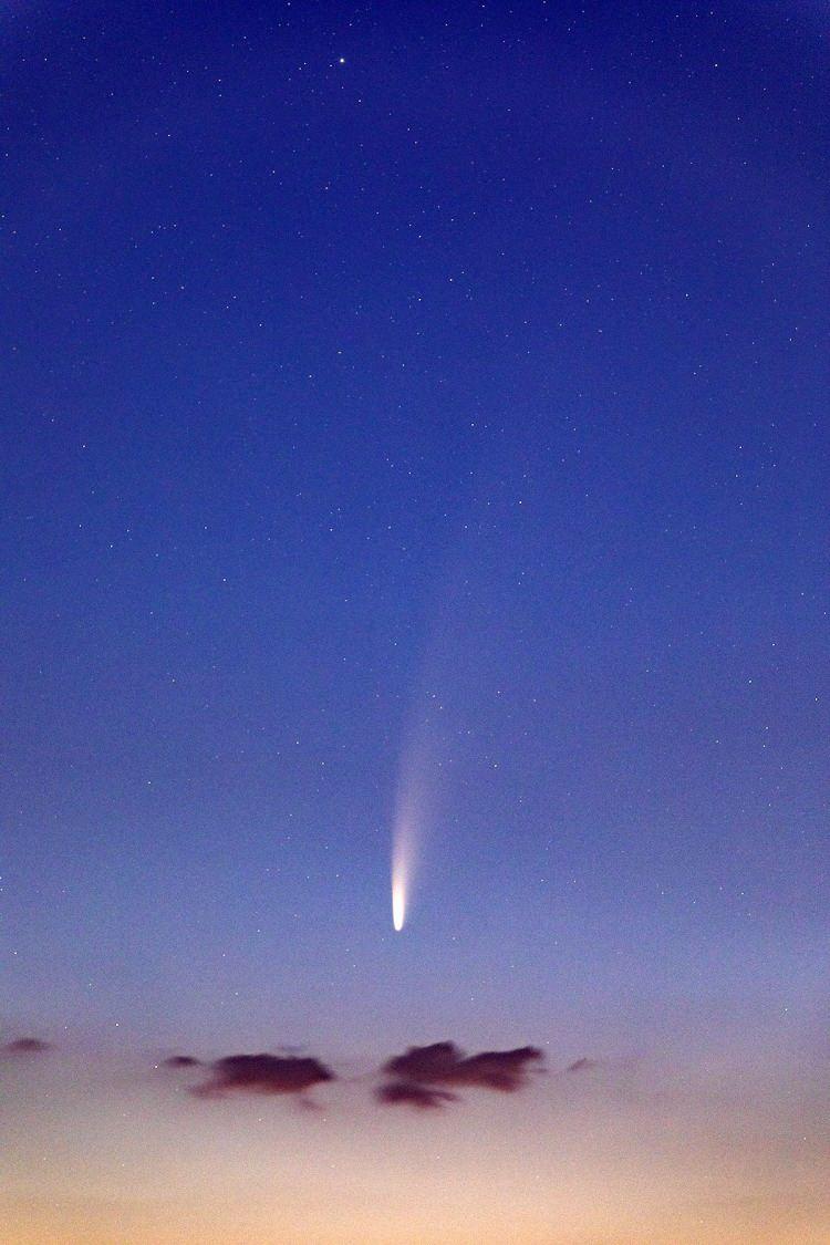 <p>27 Mart 2020’de Amerikan Ulusal Havacılık ve Uzay Dairesi’ne (NASA) ait Neowise teleskobu tarafından ‘C/2020 F3 Neowise ’ isimli bir kuyruklu yıldız keşfedildi. Kendisini keşif eden Neowise teleskobunun adıyla anılan kuyruklu yıldız, Dünya’ya gittikçe yaklaşmakta ve ışık kirliliğinin olmadığı şehirden uzak yerlerde çıplak gözle bile görülebilmekte.<br />
 </p>

