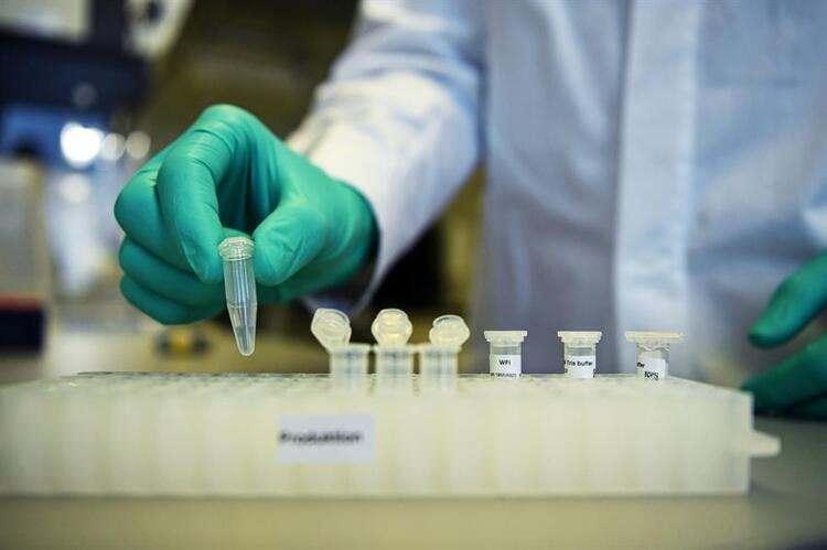 <p>AstraZeneca firması denemelerin kesin sonucunu beklemeden üretim ve dağıtım aşamaları için düğmeye bastı ve süreci hızlandıracak anlaşmaları çoktan yaptı bile.</p>

<p> </p>
