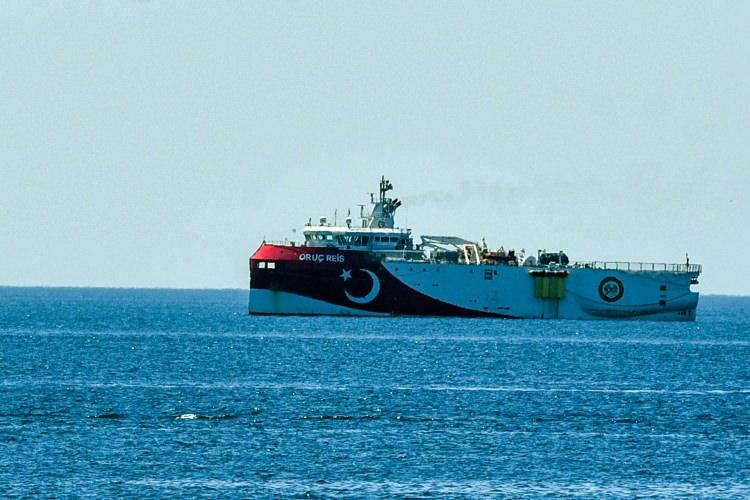 <p>Haberde, “Turizmin sıfırın altında seyrettiği yeni koronavirüs döneminde, savaş hazırlığında bir ülke görüntüsü yanlış mesaj verir” ifadelerine yer verdi.</p>
