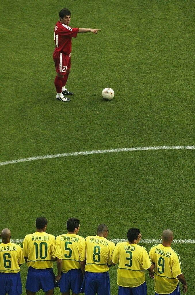 Türk futbolundan Emre Belözoğlu geçti!