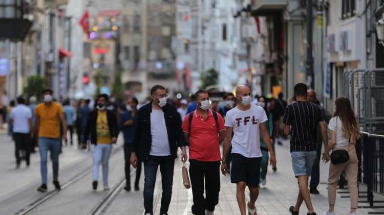 <p>En fazla yeni vakanın görüldüğü yerler</p>
<p>İstanbul tek başına bin 699 yeni vaka ile yine ilk sırada yer aldı.</p>