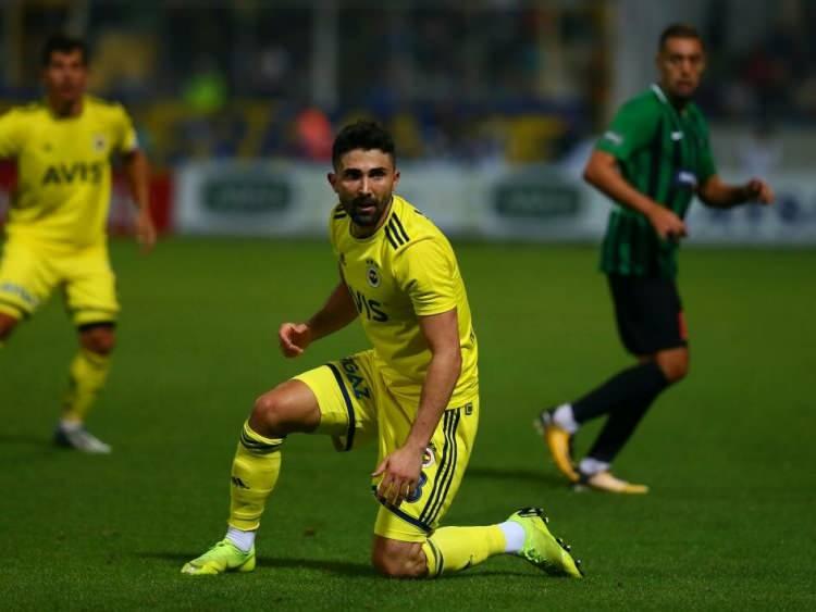 <p><strong>HASAN ALİ KALDIRIM</strong></p>

<p>Yaş: 30<br />
Mevkii: Sol bek</p>
