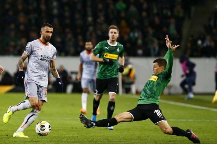 <p>MEHMET TOPAL</p>

<p>Yaş: 34<br />
Mevkii: Orta saha</p>
