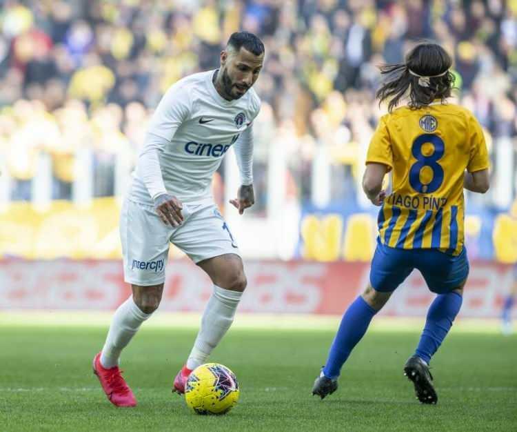 <p>QUARESMA</p>

<p>Yaş: 36<br />
Mevkii: Kanat</p>

