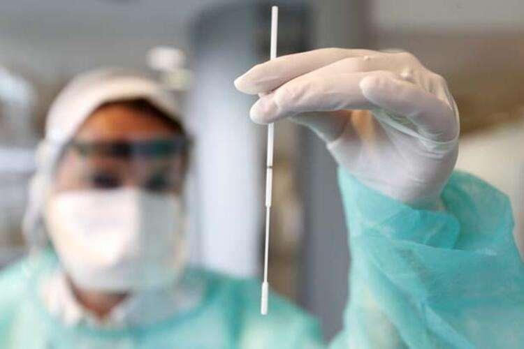 <p>T hücrelerinin bu derece merkezi bir rol oynaması, yaşlıların koronavirüse yakalanma riskinin neden daha yüksek olduğu sorusuna da açıklık getirebilir.</p>