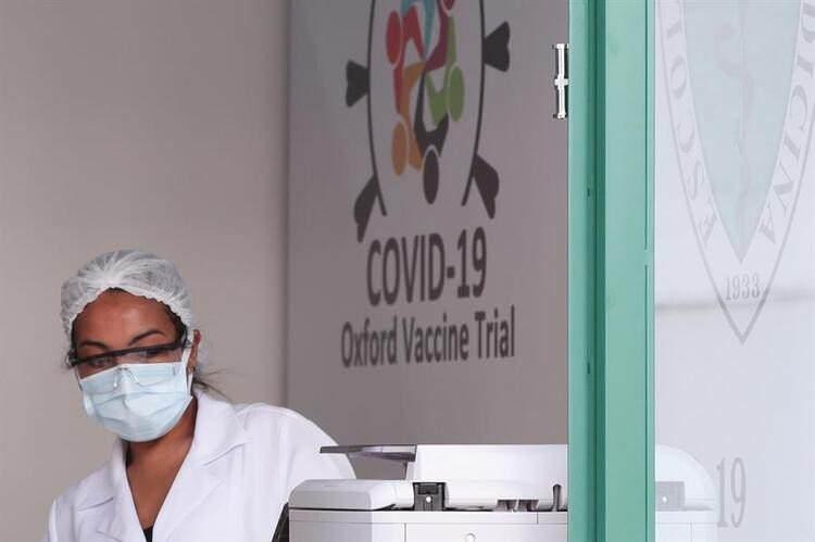 <p>İlaç şirketleri dünya genelinde 600 binden fazla insanın ölümüne sebep olan koronavirüse karşı aşı geliştirmek için adeta zamanla yarışıyorlar.</p>

<p> </p>
