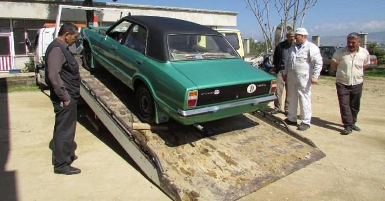 <p>Uysal, daha sonra çekici yardımıyla otomobilini başka bir garaja götürdü.</p>
