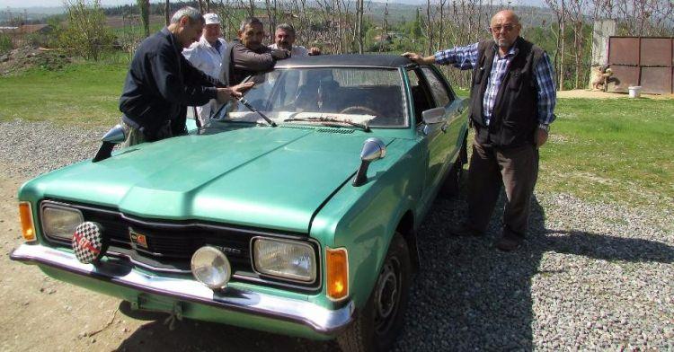 <p><strong>40 BİN KİLOMETREDE VE ÇALIŞIR DURUMDA</strong></p>
<p>İlçeye döndükten sonra başka araba aldığını, eski aracını kullanmaya kıyamadığını dile getiren Uysal, otomobilinin bulunduğu yerde bakımını yaptırmayı sürdürdüğünü anlattı. </p>