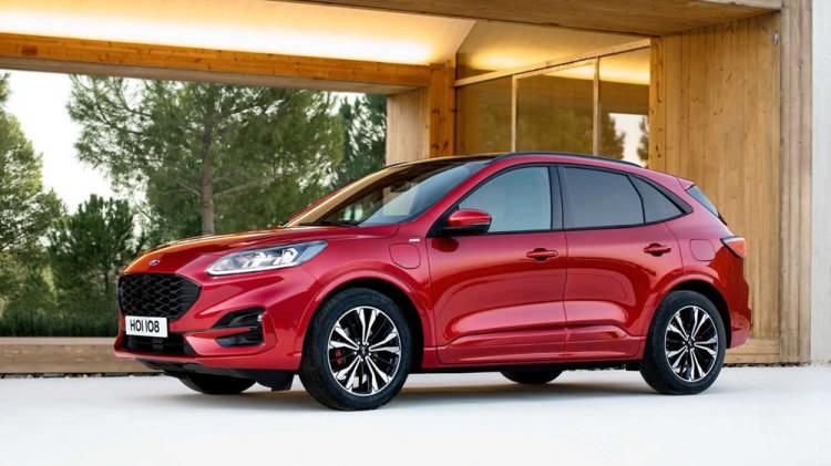 <p>FORD KUGA</p>
<p>Ford’un Avrupa’da en çok satan SUV modeli olan ve geçtiğimiz yıl yeni nesline kavuşan Kuga Türkiye'de. </p>