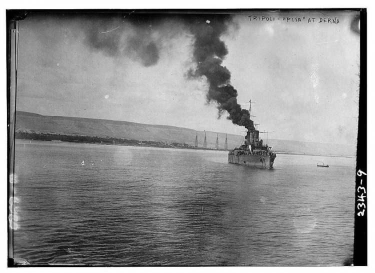 <p>Yıllardır tarih üzerine araştırma yaptığını belirten Sanal, 1905-1913 yılları arasında Libya ile İstanbul arasında haberleşmeyi sağlayan telsiz telgraf istasyonuna ait fotoğrafın orijinalini bulduğunu, kısıtlı imkanlarla tarih araştırması yaptığını söyledi. </p>
<p>Sanal, Libya'daki telsiz telgraf istasyonundan çekilen telgraflara da ulaştığını belirtti. Erciyes Üniversitesi Öğretim Görevlisi Doç. Dr. Deniz Akpınar'ın yardımlarıyla Derne'deki telsiz telgraf istasyonunun İtalyan arşivinde bulunan, bir gemiden çekildiği öğrenilen başka bir fotoğrafı da bulduklarını belirten Sanal, elindeki materyallerin tarihe ışık tutacağını kaydetti.<br />
</p>