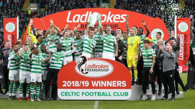 <p>Celtic (İskoçya)</p>
<p>Şampiyonluk sayısı: 51</p>