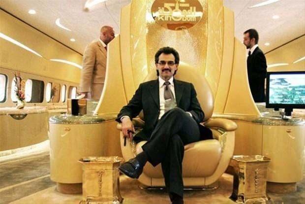 <p>Boeing 747-400’ün özelleştirilmiş versiyonu, Suudi Arabistan Prensi El-Velid bin Talal’a aittir.</p>
<p> </p>