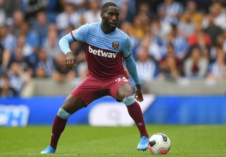 <p>ARTHUR MASUAKU - SOL BEK (WEST HAM UNITED)</p>