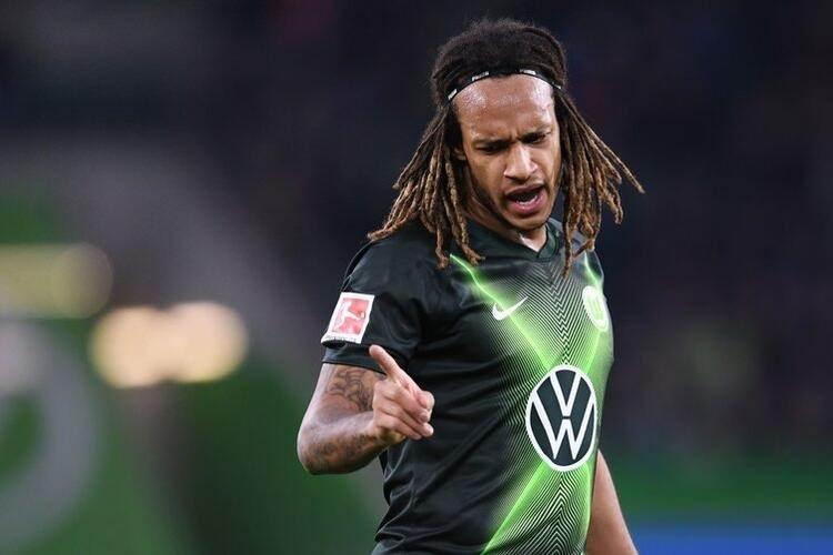 <p>KEVIN MBABU - SAĞ BEK (WOLFSBURG)</p>
