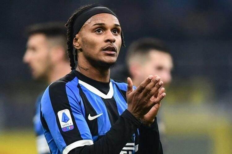 <p>VALENTİNO LAZARO - KANAT (INTER)</p>