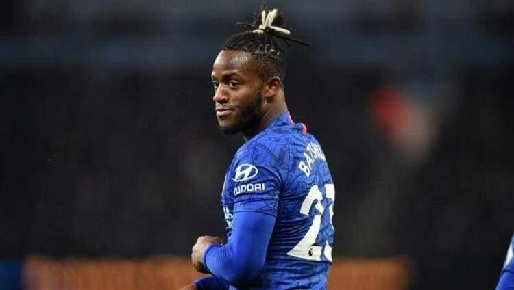 <p>MİCHY BATSHUAYİ - FORVET (CHELSEA)</p>
