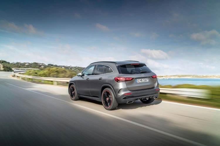 <p><strong>Mercedes-Benz GLA</strong></p>
<p>GLA modeli 412.500 TL'den başlayan fiyatlarla satılıyor.</p>
