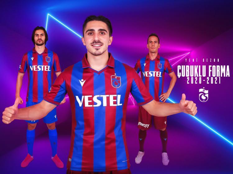 <p>Trabzonspor, yeni sezon formalarını satışa çıkardı. Bordo-mavili taraftarlar, takımlarına forma alarak destek olabilecek. </p>
