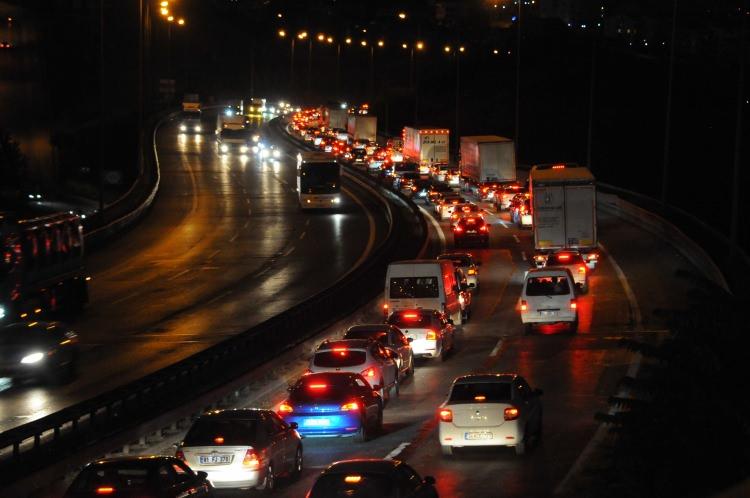 <p>Otoyolun İstanbul yönünde ise trafik akışı normal seyretti.</p>
