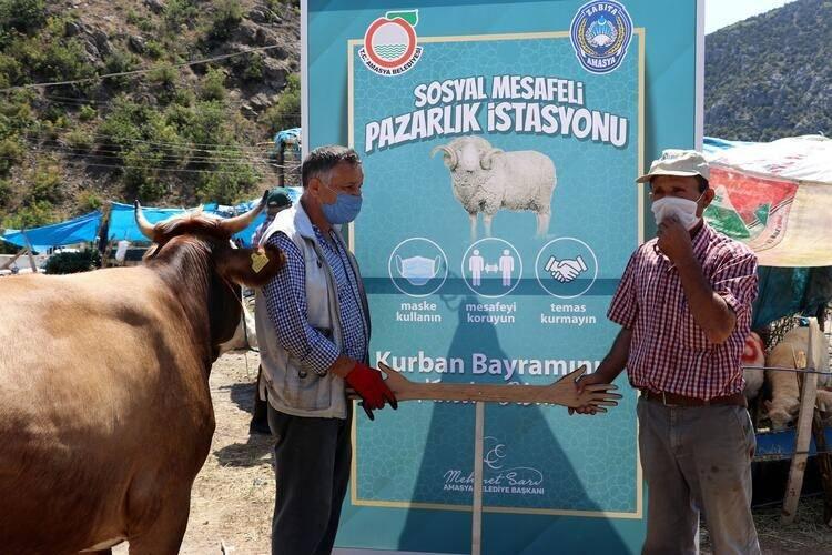 <p>Bu bakımdan etlerin pişirilmesinde haşlama ve ızgara gibi yöntemler tercih edilmesi, kızartmalardan kaçınılması uyarısında bulunuluyor.</p>
<p> </p>