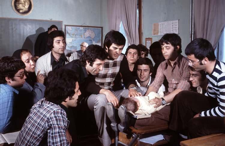 <p>6 seri halinde çekilen film, birçok isme şöhreti kazandırmıştı. Bu isimlerden birisi de, Badi Ekrem rolüyle Şener Şen'di.</p>