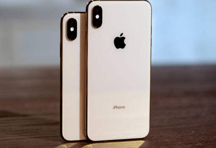 <p><strong>iPhone XS Max</strong></p>

<p>Güncellemeyi alacak. Apple'ın iPhone 11 serisinden bir yıl önce duyurduğu iPhone XS Max, bugün için halen çok satan iPhone modellerinden biri.</p>
