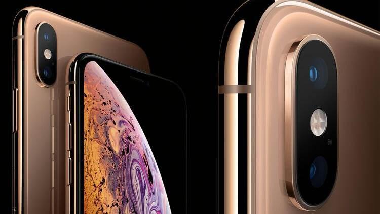 <p><strong>iPhone XS</strong></p>

<p>Güncellemeyi alacak. iPhone XS Max'in kardeş modeli olan ürünün en önemli farklı daha ufak bir ekrana sahip olması.</p>
