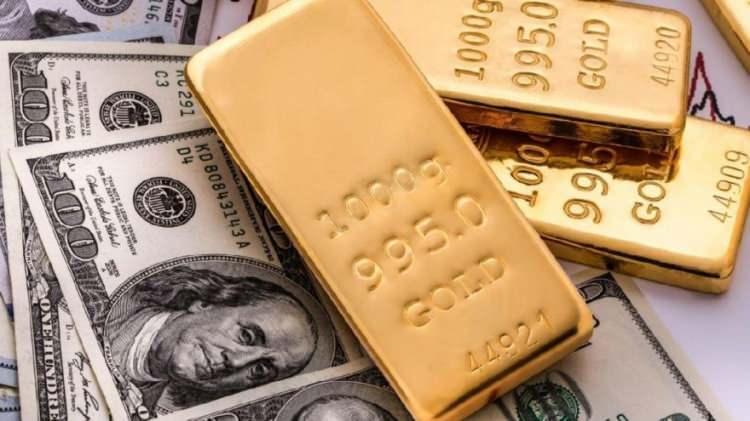 <p>Son dönemlerde altın fiyatlarından ciddi yükselişler yaşanıyor. Altının ons fiyatı 2.000 dolar seviyesini aşarak rekor kırarken, gram altın fiyatları da rekor tazeleyerek 480 TL seviyelerinde işlem görüyor. Uzmanlar da yaşanan bu yükselişin ardından altın konusunda vatandaşları uyarıyor.</p>

<p> </p>
