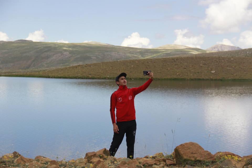 <p>Onun için şimdi Munzur ve Mercan dağlarındaki vadileri ve gölleri keşfetmeye geldik. </p>