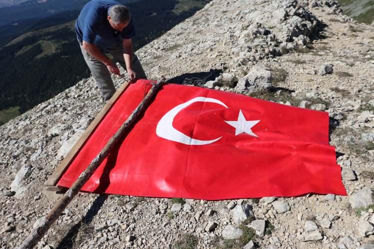 <p>Uğur Cengiz de yılda bir kez Hacet Tepesi'ne çıktığını belirterek, şunları kaydetti:</p>